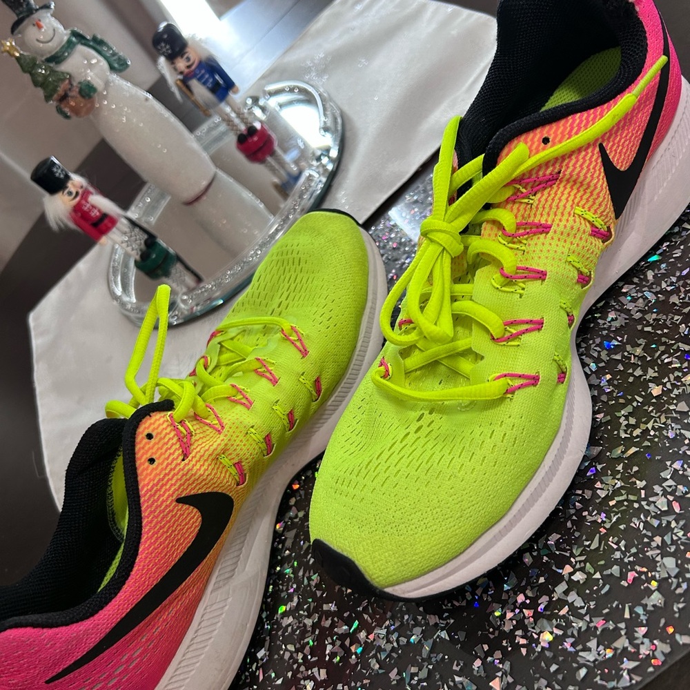 "NIKE" Neon Yellow & Pink Pegasus Sneakers Size 8 - Picture 4 of 4